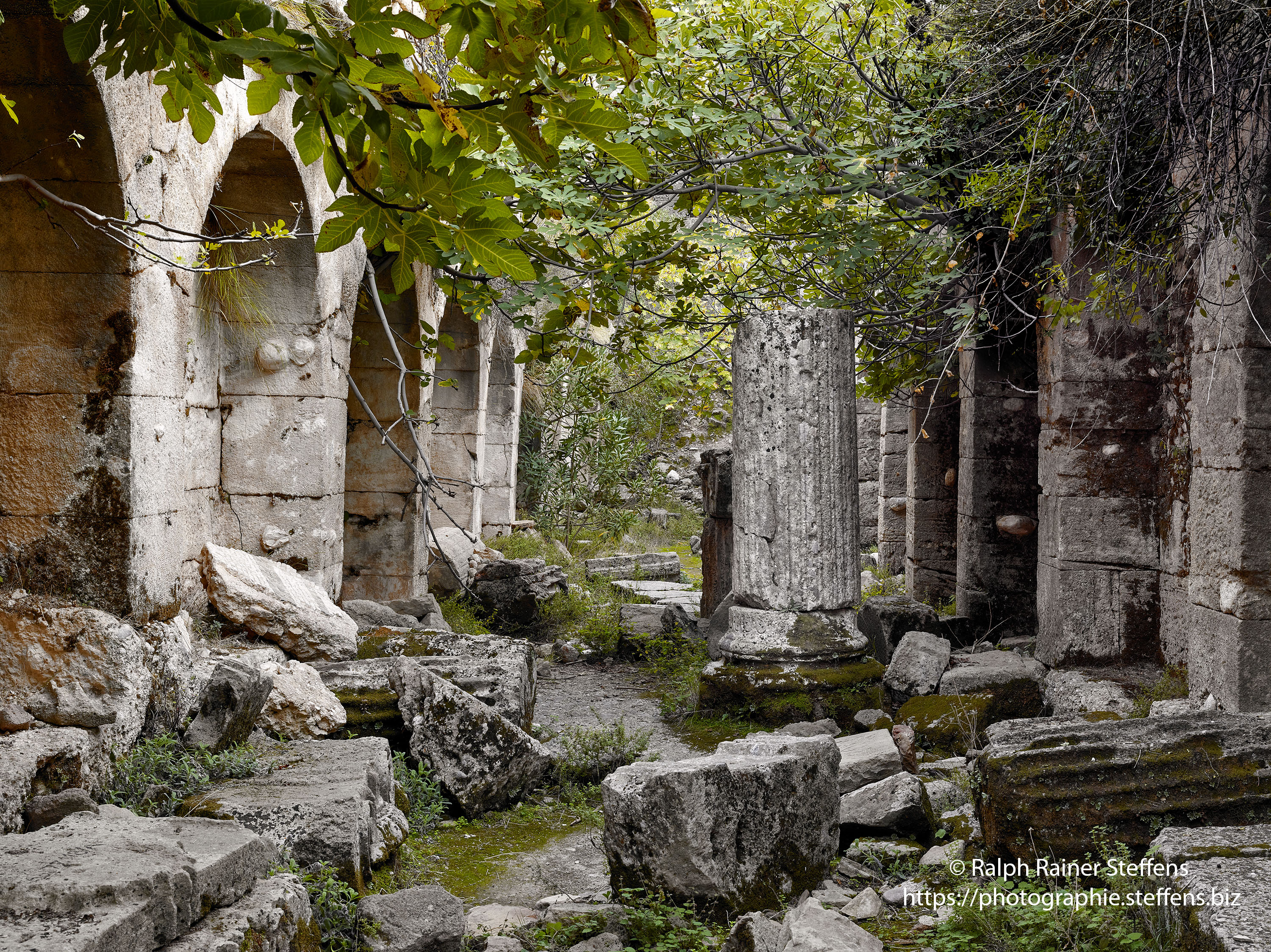 Antike Ruinen (Lyrbe I) © Ralph Rainer Steffens